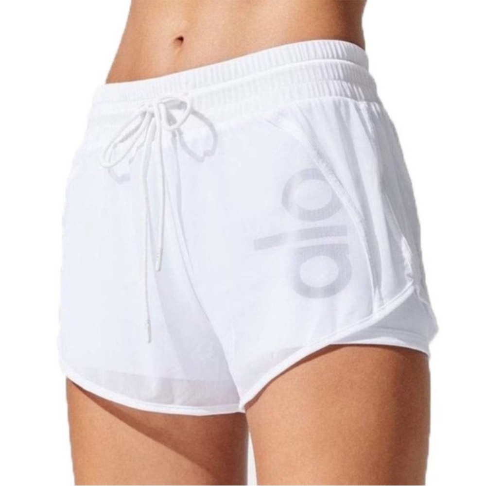 COPY - Alo white ambiance shorts